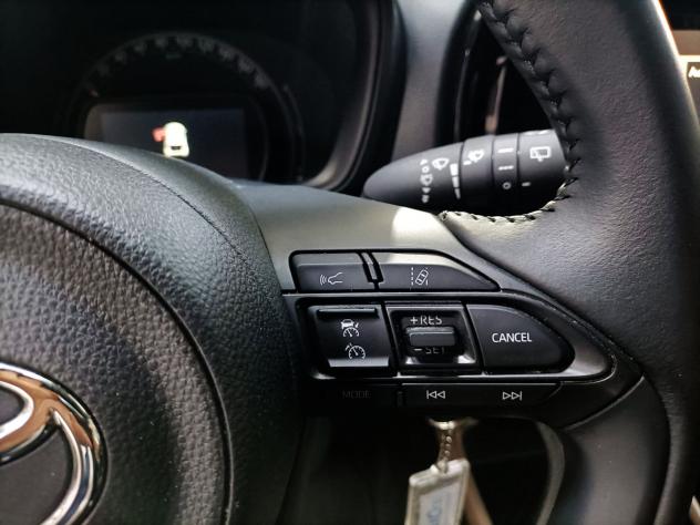 Toyota Aygo X 1.0 VVT-I 72CV TREND BICOLOR - LED CARPLAY CAMERA CERCHI R17" - Foto 7