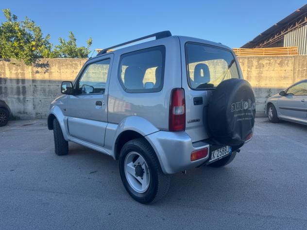 Suzuki Jimny 1.3i 16V cat 4WD con CLIMA AUTOMATICO - Foto 8
