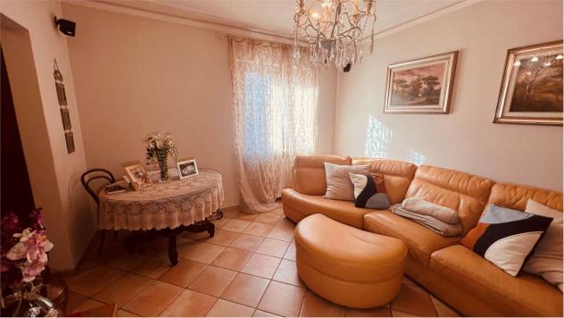 VBF segr 295 - SPLENDIDA BIFAMILIARE RISTRUTTURATA CON GIARDINO E GARAGE - Foto 3