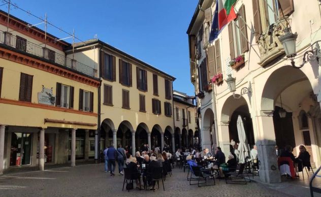 Abbiategrasso bilocale completo con balcone 700eu - Foto 2