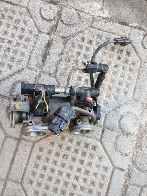corpo farfallato SUZUKI BURGMAN 650 2013 2014 2015 2016 - Foto 2