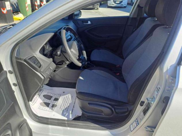 HYUNDAI i20 1.1 CRDi 12V 5 porte Comfort rif. 24136218 - Foto 2