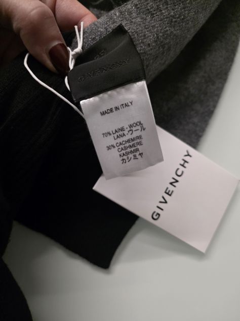 Sciarpa givenchy nuova con cartellino