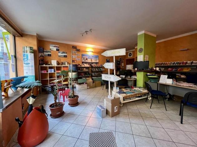 Negozio in Affitto in zona CANDELO CENTRO (LA VILLA)