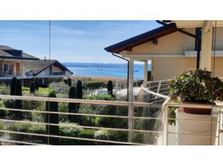 Appartamento vista lago complesso Caesar in Sirmione