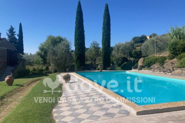 Rustico / Casale di 160 m² con più di 5 locali e posto auto in vendita a Pienza - Foto 2