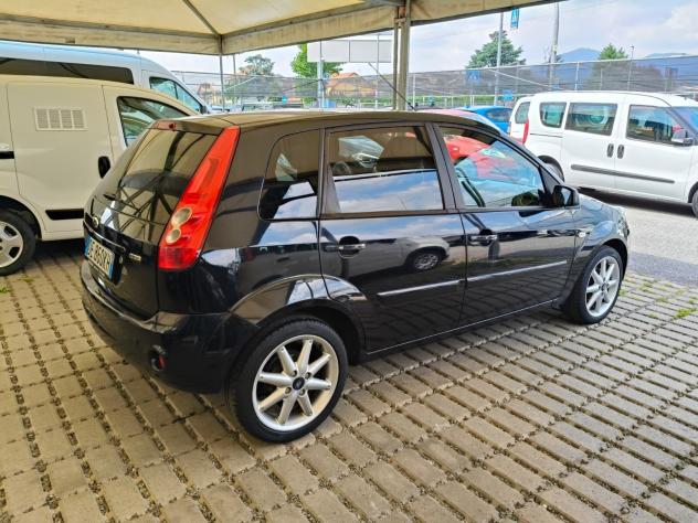 Ford Fiesta 1.4 TDCi 5p. Ghia - Foto 4