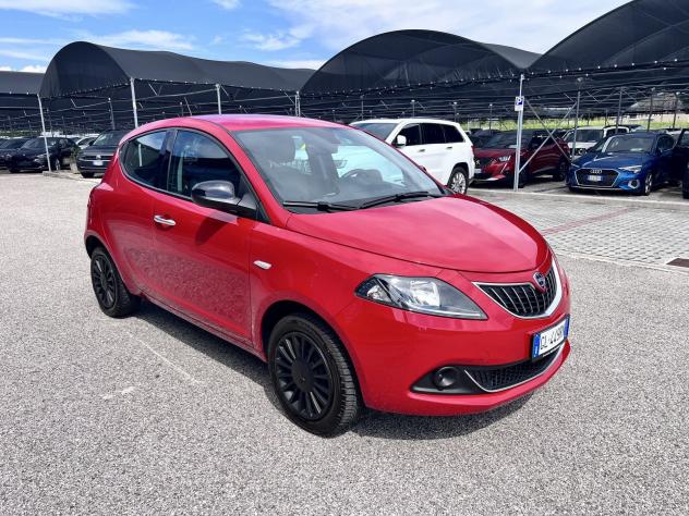 Lancia Ypsilon 1.0 FireFly 70cv Hybrid Silver - Foto 2
