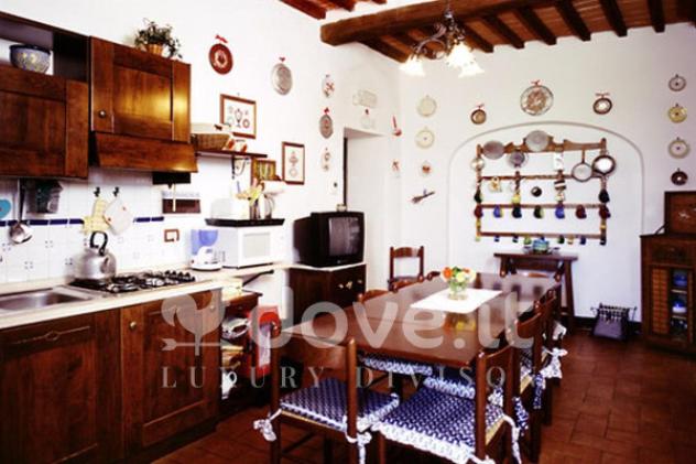 Rustico / Casale di 2200 m² con più di 5 locali e box auto in vendita a Asciano - Foto 13