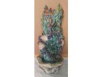 Scultura ceramica Pavoni alla fonte+applique angolare in ceramica