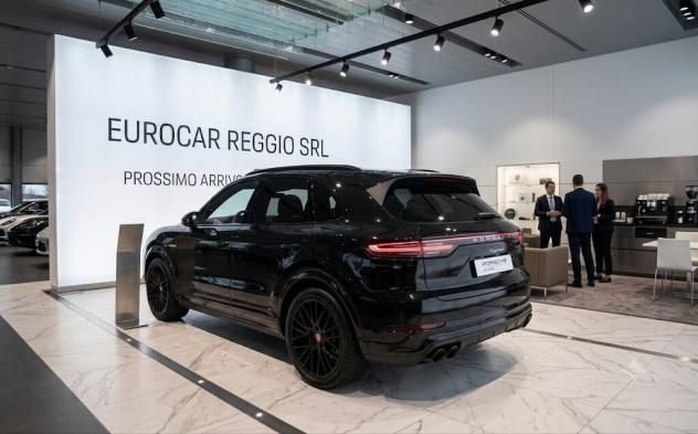 Porsche Cayenne 3.0 V6 462CV TOT E-Hybrid Platinum Edition 12/2022 UFFICIALE - Foto 10