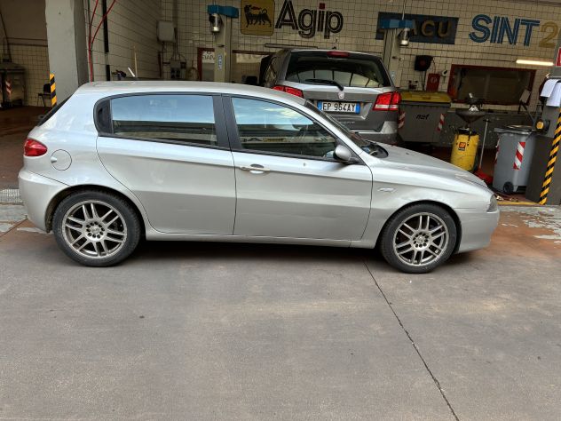 Alfa Romeo 147 JTD - Foto 2