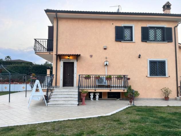 Immobile in asta di 120 m² con più di 5 locali e box auto in vendita a Roma