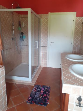 In Trifamiliare ampio appart. 4 posti letto posto auto privato - Foto 6