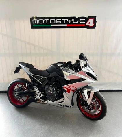 SUZUKI GSX-8R 2026 E5+