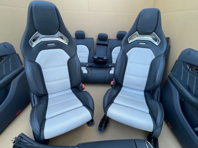 Sedili Mercedes AMG Recaro