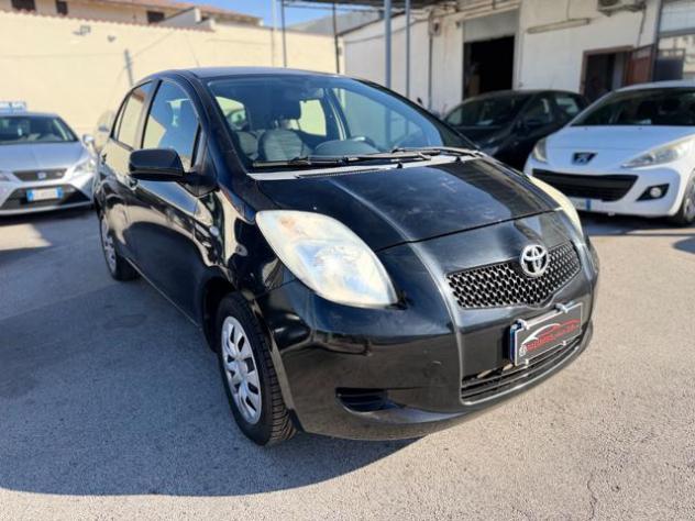 TOYOTA Yaris 1.0 5 porte Sol rif. 24198443 - Foto 3