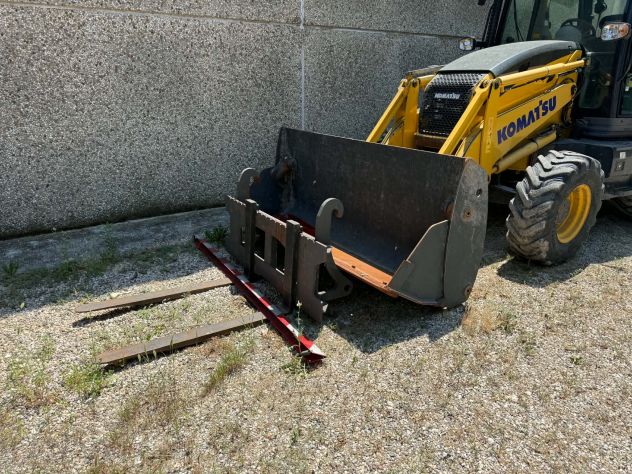TERNA KOMATSU WB 97 R-8 - Foto 3