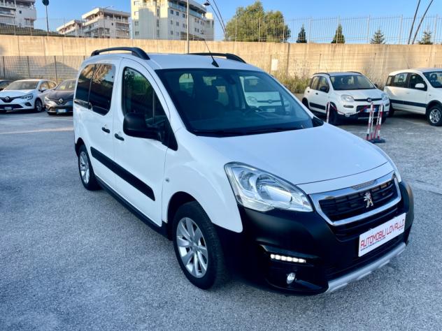 Peugeot Partner BlueHDi 100 Outdoor AUTOVETTURA - Foto 3