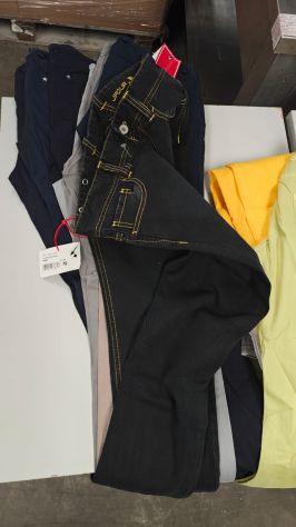 Stock di jeans donna NUOVI con etichetta, ottima qualitĂ . - Foto 7