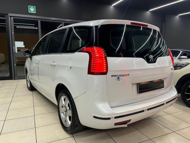 Peugeot 5008 1.6 HDi 112CV Premium 7 POSTI - Foto 7