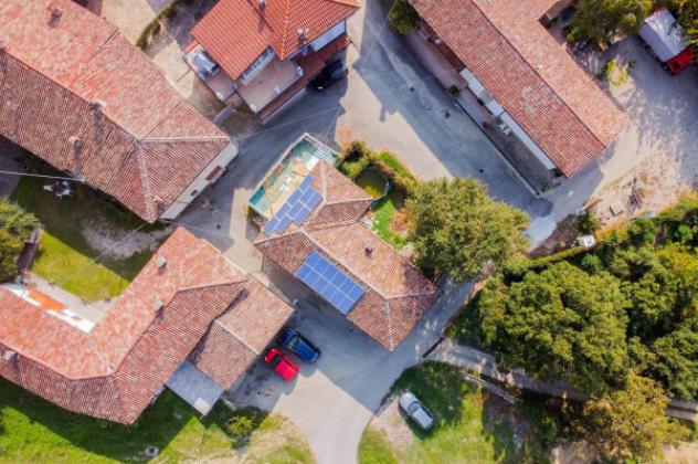 Casa indipendente di 180 m² con 5 locali e box auto in vendita a Mango - Foto 2