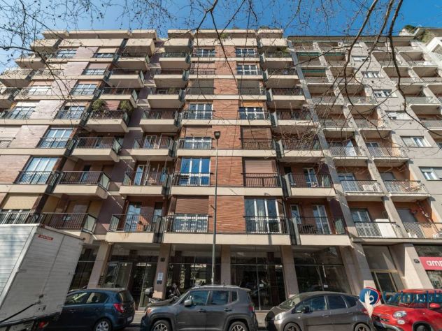 NEGOZIO DI 145 MQ. COMMERCIALI RISTRUTTURATO COMPLETAMENTE IN ZONA GAMBARA MM- B