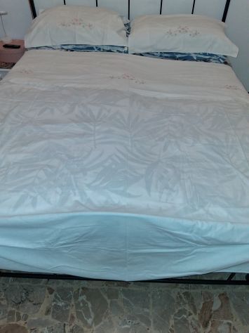 Parure Letto Matrimoniale Ricamata 2 piazze puro Cotone Lenzuolo sopra 2 Federe - Foto 3