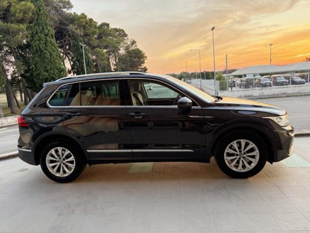 VOLKSWAGEN Tiguan 2.0 TDI 150 CV SCR DSG Life rif. 23947227 - Foto 4