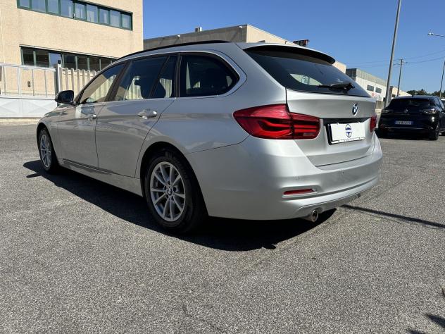 BMW Serie 3 318d Business Advantage Automatica 150cv - Foto 4