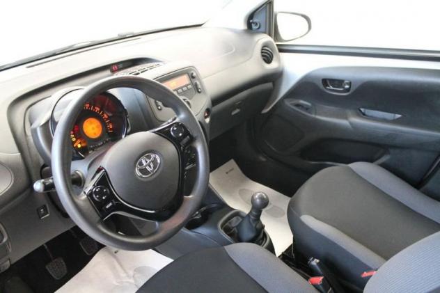 Toyota Aygo Connect 1.0 VVT-i 72 CV 5 porte x-play - Foto 7