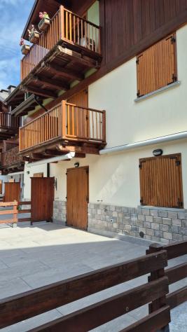 AMPIO BILOCALE CON DUE BAGNI E TERRAZZO PRIVATO - Foto 2