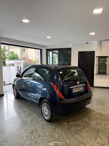 Lancia Ypsilon 1.2 16V Argento GPL - Foto 2