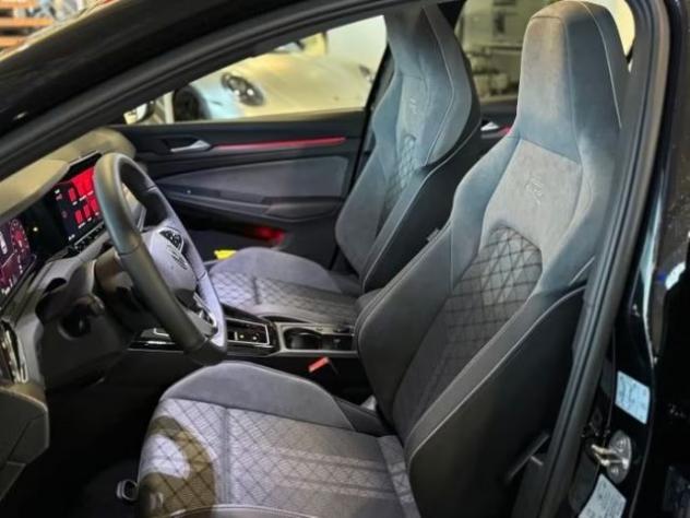 VOLKSWAGEN Golf 2.0 TDI 150 CV DSG SCR R-Line rif. 23680787 - Foto 3