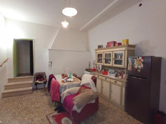 TERRATETTO di 6 vani e di 130 mq (GAMBASSI TERME) rif. G 19