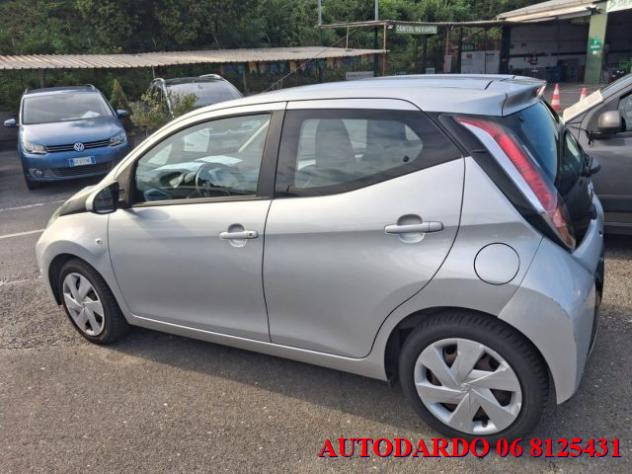 TOYOTA Aygo 1.0 VVT-i 69 CV 5 porte x-cool rif. 23878299 - Foto 6