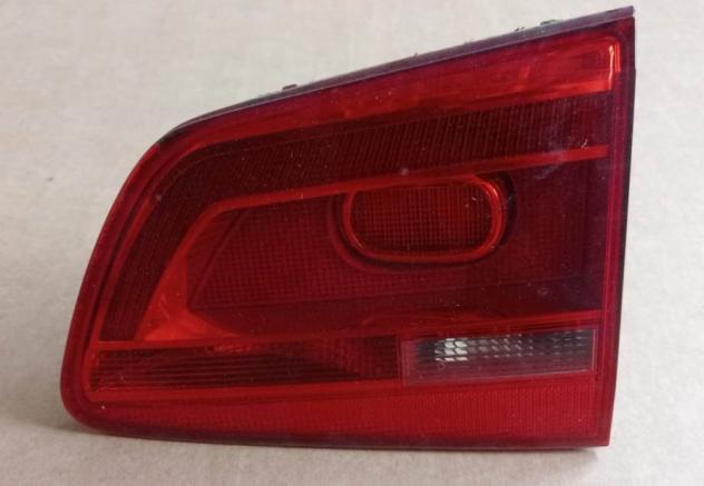 FANALE POST. PARTE INT. D. 999-U1293989 Parti elettriche  Fanaleria  Fanali  Fanale int. post. d VOLKSWAGEN - TOURAN - 01-09-2010 - 01-07-2015