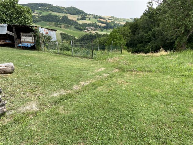 Rustico indip. da ristrut. del 1700 con 5000 mq di terreno - Foto 10