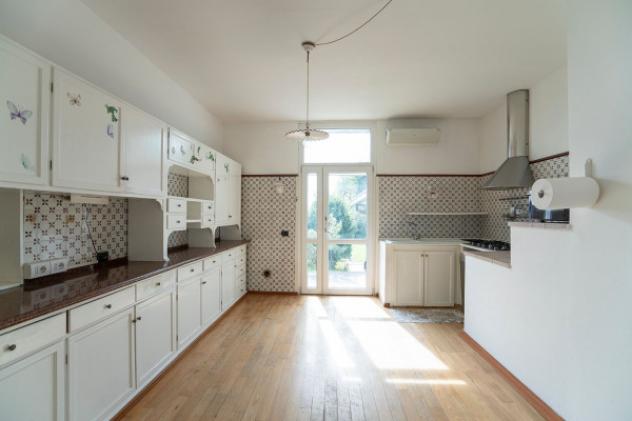 Villa di 892 m² con più di 5 locali in vendita a Molteno - Foto 12