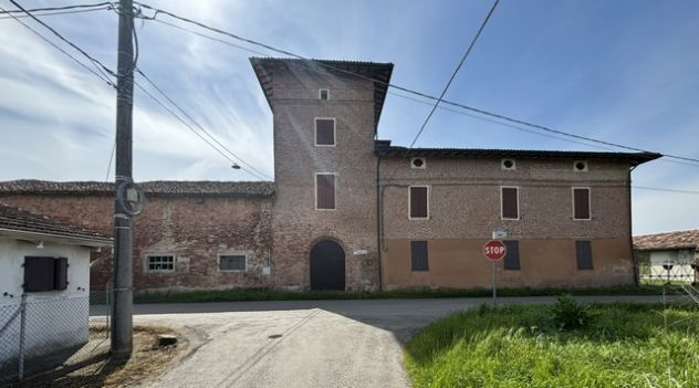 COMPPLESSO AGRICOLO " Corte del Chioso" in BASSA PARMESE A ROCCABIANCA (PR) - Foto 2