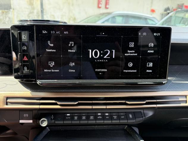 LANCIA YPSILON 2025 Hybrid AUTOMATICA LX 18000KM - Foto 8