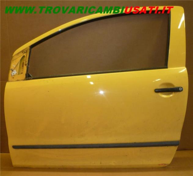 PORTA S. GIALLA CON ALZACR. VOLKSWAGEN FOX (5Z)  Carrozzeria  Lamierati esterni  Porte  Porta ant. sx. VOLKSWAGEN - FOX - 01-04-2005 - 01-07-2011
