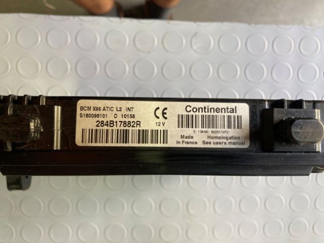 Body computer Renault Megane 1.5DCI del 2011 (284B17882R) - Foto 2
