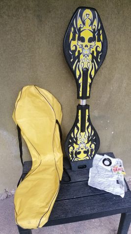 Skateboard Wave Board 2 ruote con custodia