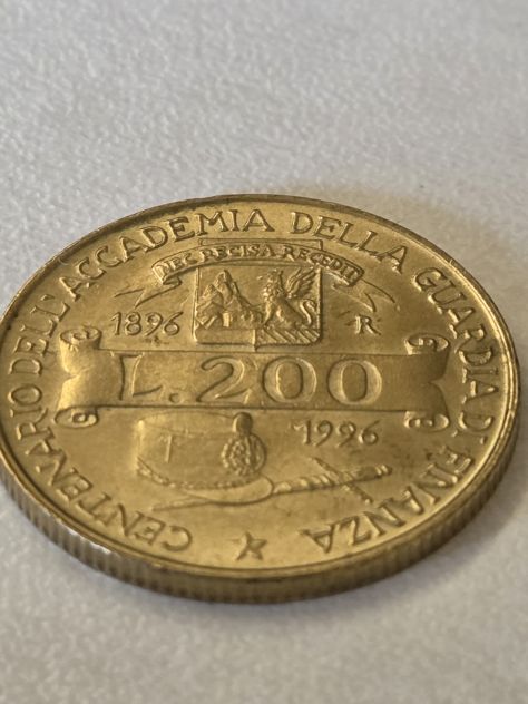 Numismatica moneta 1996 bimetallica 200 lire della rep. it. 100° Accademia GdF - Foto 2