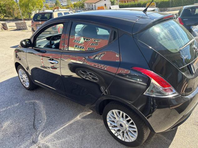 Lancia Ypsilon 1.2 69 CV 5 porte S&S Gold - Foto 6