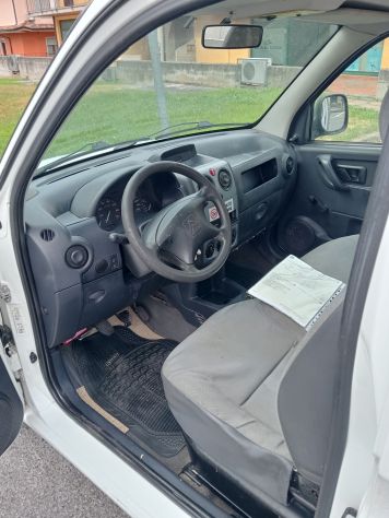 Autocarro Citroen Berlingo anno 2007 cassonato - Foto 5