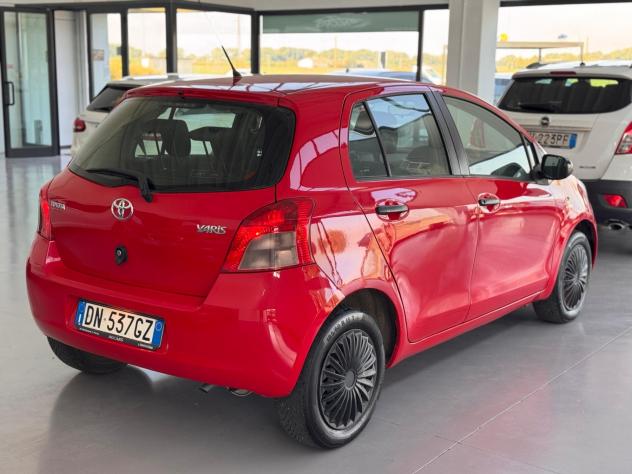 Toyota Yaris 1.0 5 porte - Foto 4