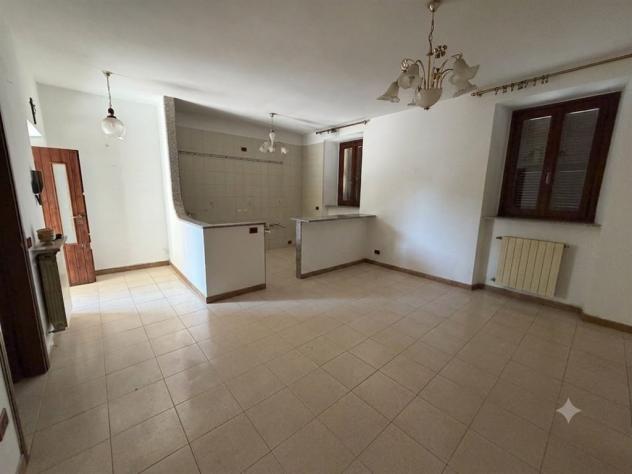 va185 - casa indipendente libera subito: 4 locali, servizi doppio box e picola area esterna recintata - Foto 7