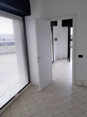 NEGOZIO 60MQ / 110MQ in GENOVA QUARTO - Foto 2